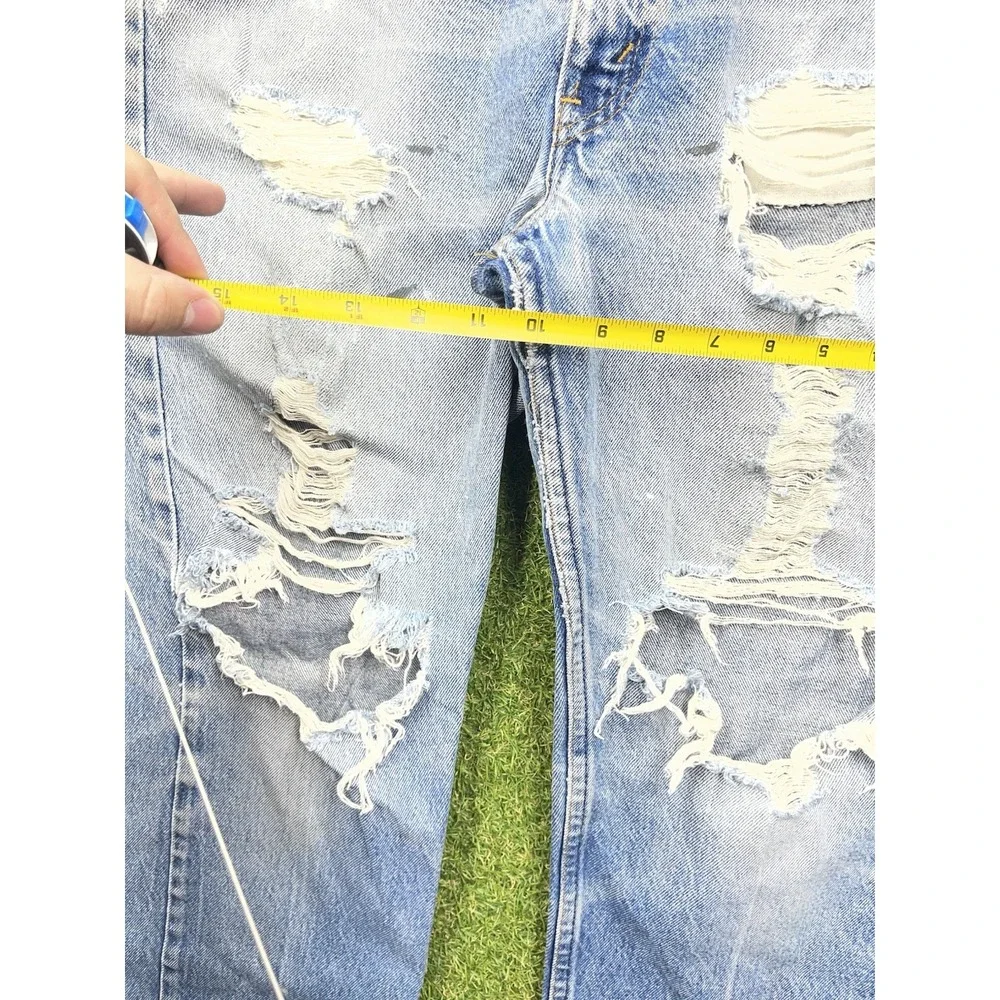Levis shop confidence